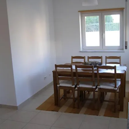 Tatil Evi Spacious Close To Beach Atouguia Da Baleia