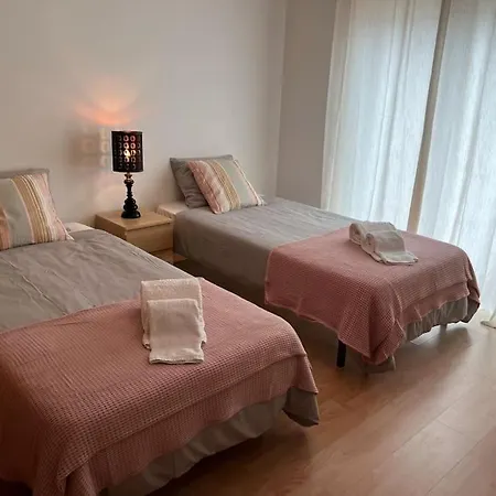 Tatil Evi Spacious Close To Beach Atouguia Da Baleia