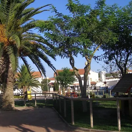Tatil Evi Spacious Close To Beach Atouguia Da Baleia